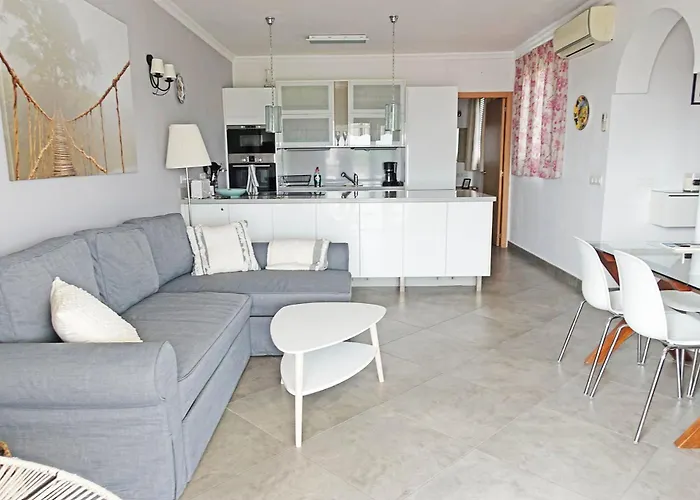 Palmas 15b, Oasis De Capistrano * نيرخا